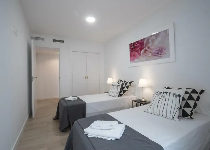 Stylish *new* In W/ 4 Bedrooms *
