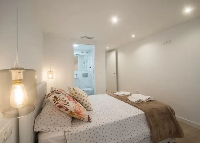 Stylish *new* In W/ 4 Bedrooms
