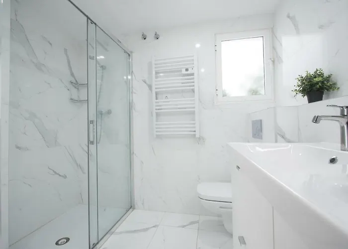 Stylish *new* In W/ 4 Bedrooms Διαμέρισμα *